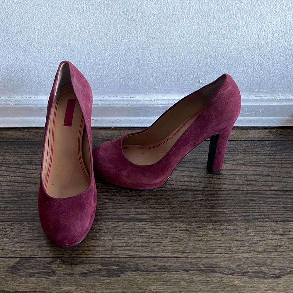 5/48 Wine Suede Pumps
